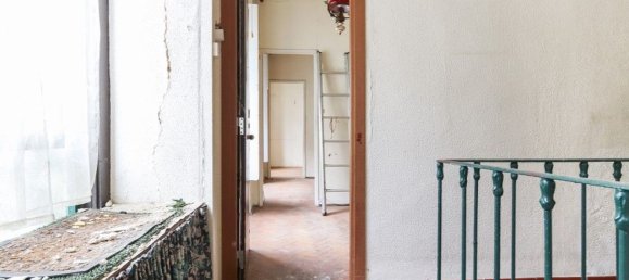 236m² Building in Lisbon, Portugal No. 131116 9