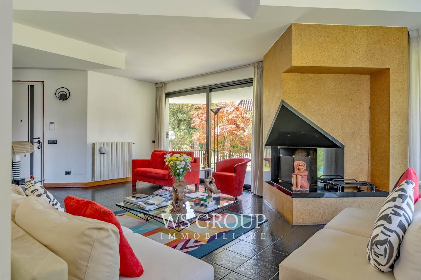 Villa de 4 dormitorios en Arcore, Italy No. 390804