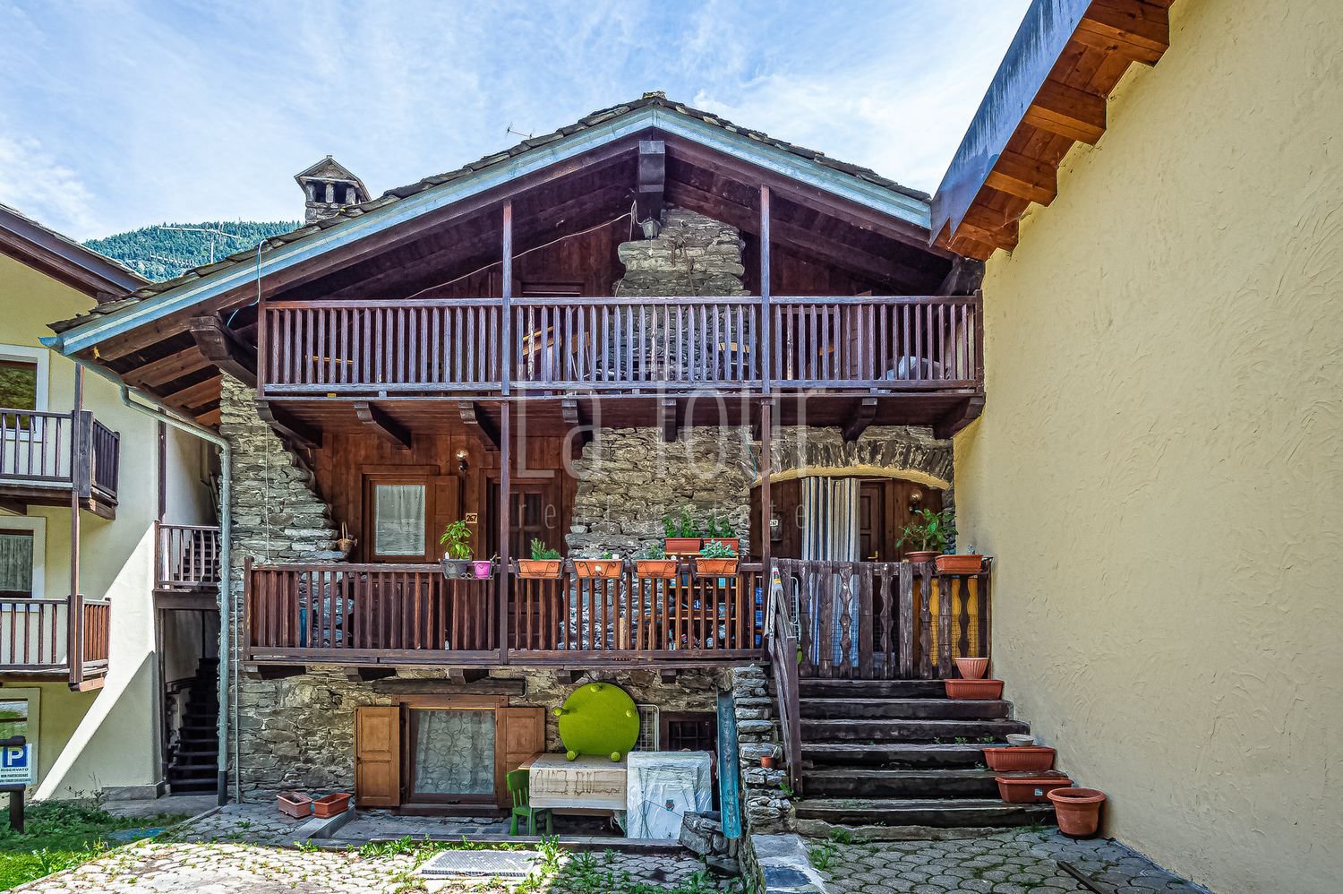 3 rooms Apartment in La Salle, Italy No. 267879