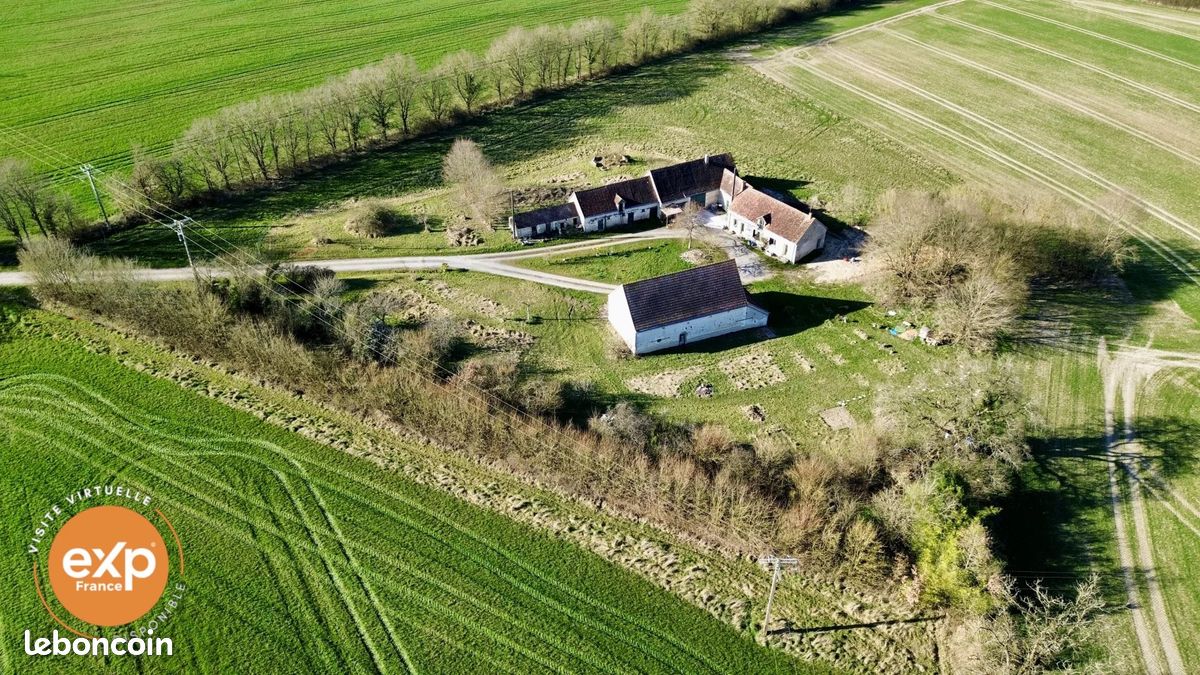 3 bedrooms Castles in Bridore, France No. 241420