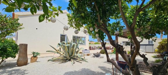 Villa de 4 dormitorios en Alicante, Spain No. 142040 2