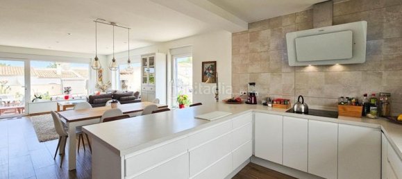 Villa de 4 dormitorios en Alicante, Spain No. 142040 9