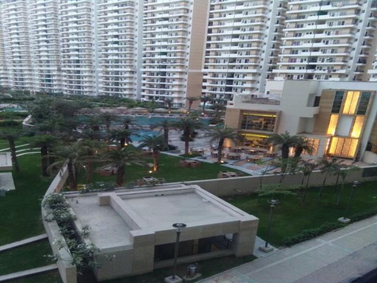 Casa T2 em Noida, India N.º 66952