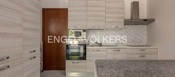 Apartamento de 2 dormitorios en Valmadrera, Italy No. 280194 12