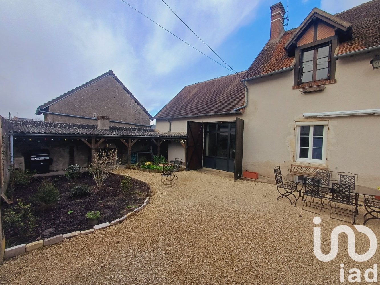 4 bedrooms House in Saint-Claude-de-Diray, France No. 84138