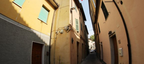 7 rooms Apartment in Fabriano, Italy No. 88596 2