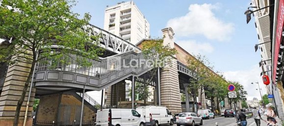 Studio in Paris, France No. 313569 9