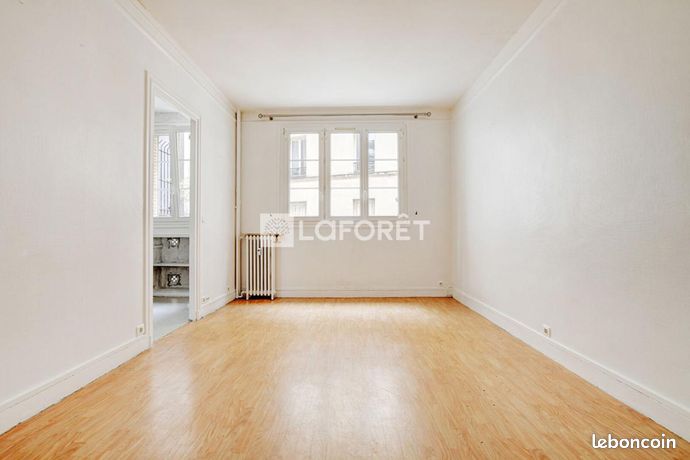 Studio in Paris, France No. 313569