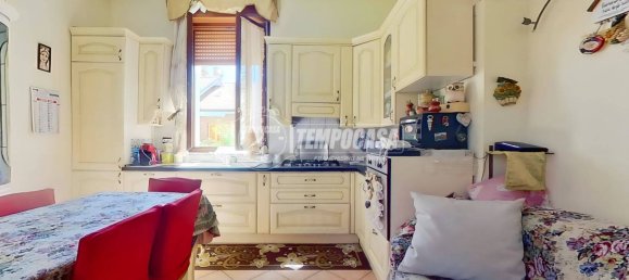 2 bedrooms Apartment in Seregno, Italy No. 309430 2