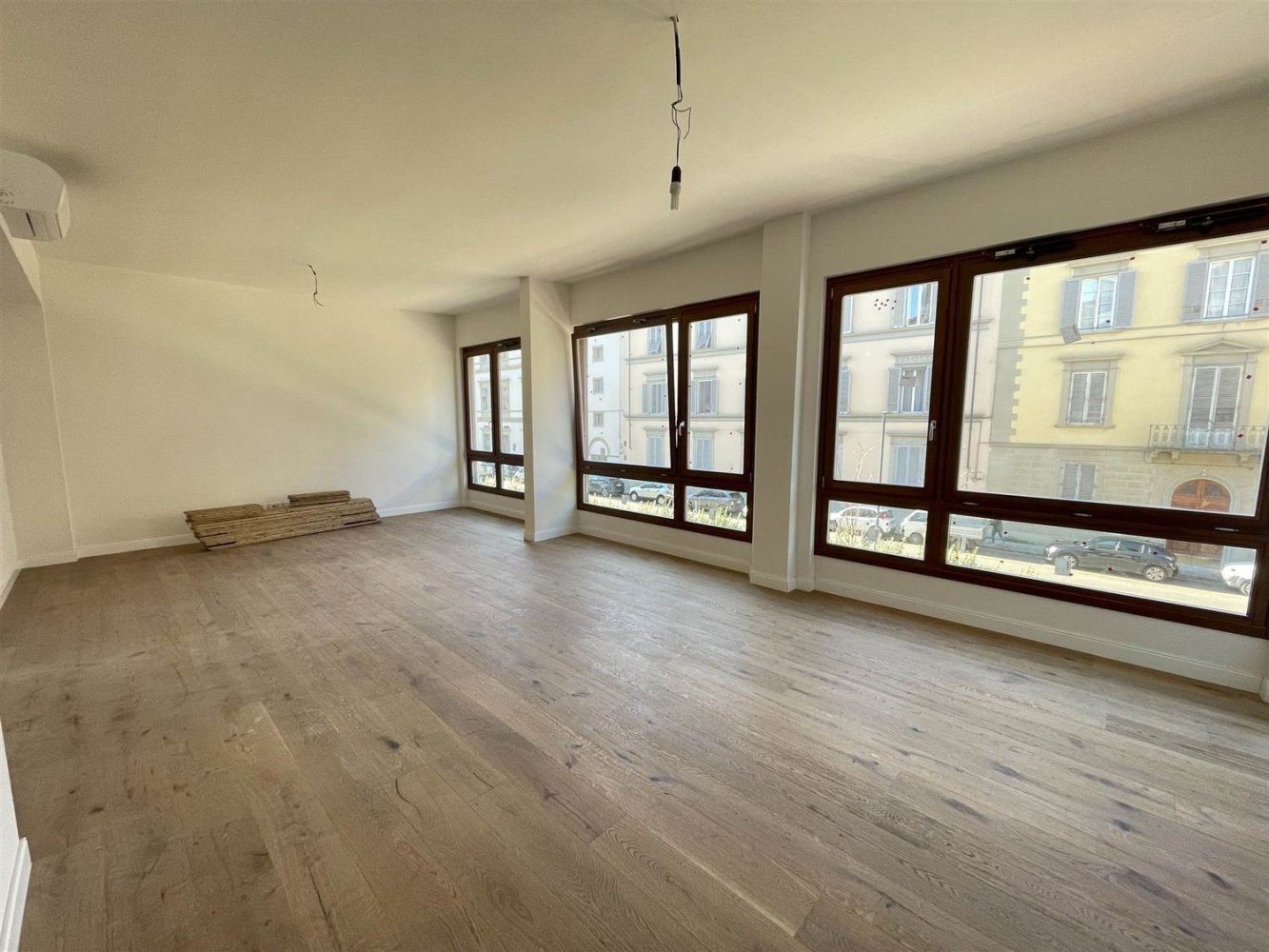 Apartamento de 8 dormitorios en Florence, Italy No. 348022