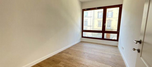 Apartamento de 8 dormitorios en Florence, Italy No. 348022 9