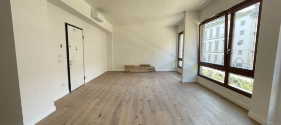 Apartamento de 8 dormitorios en Florence, Italy No. 348022 2