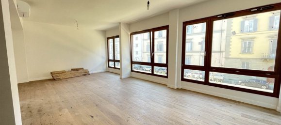 Apartamento de 8 dormitorios en Florence, Italy No. 348022 12