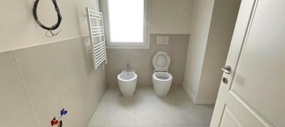 Apartamento de 8 dormitorios en Florence, Italy No. 348022 4