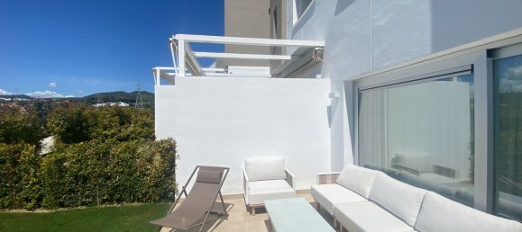 3 bedrooms Townhouse in Estepona, Spain No. 144927 2