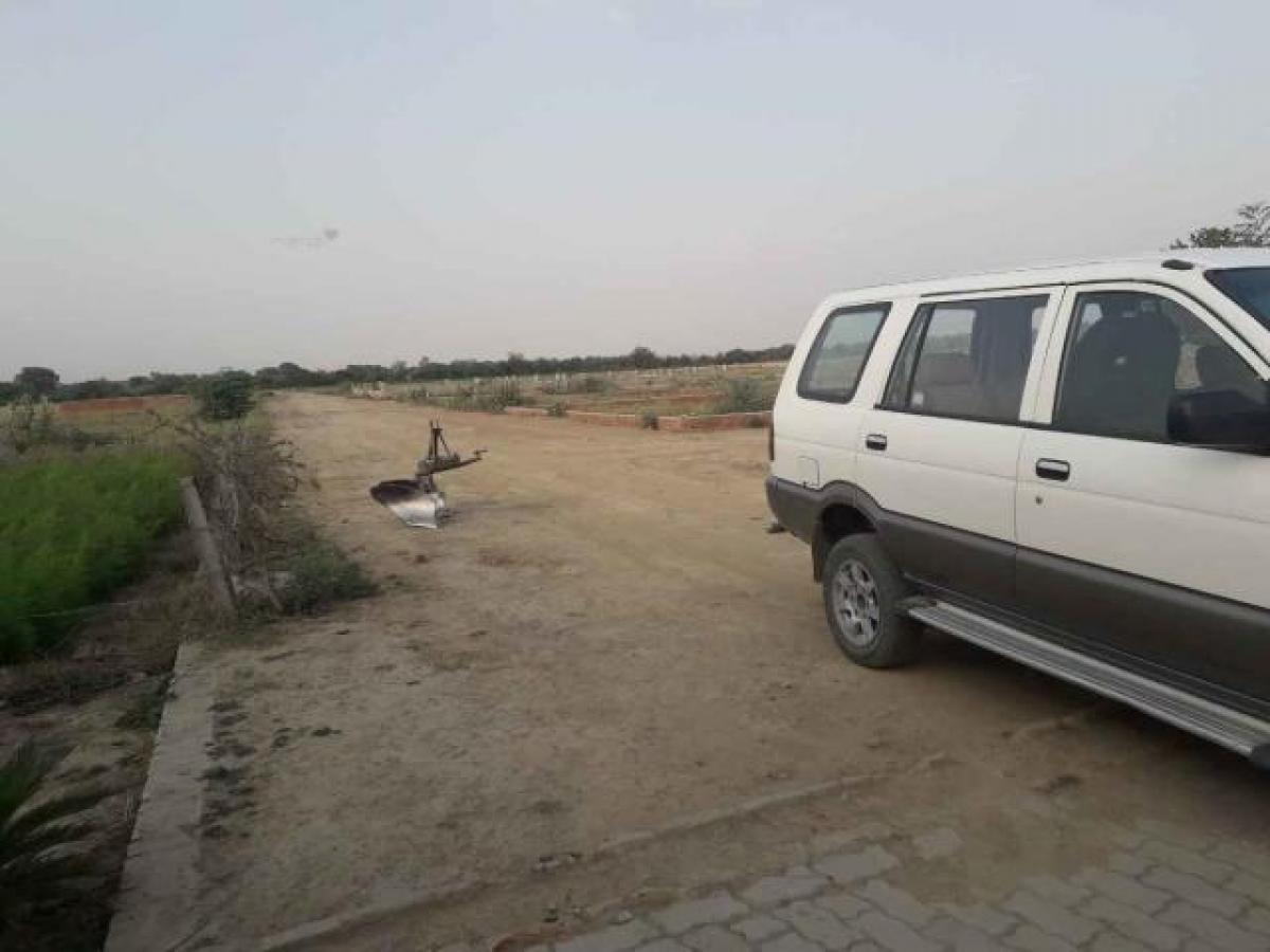  قطعة أرض في Lucknow, India رقم 33428