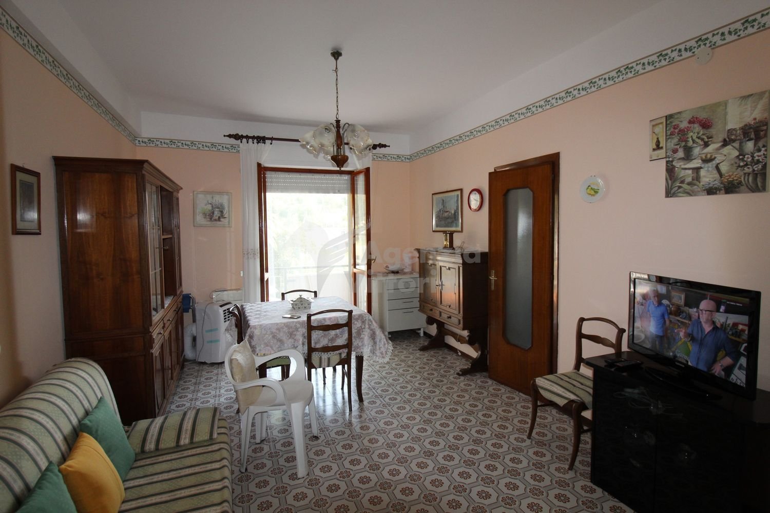 2-salle Appartement à Ceriale, Italy No. 296055