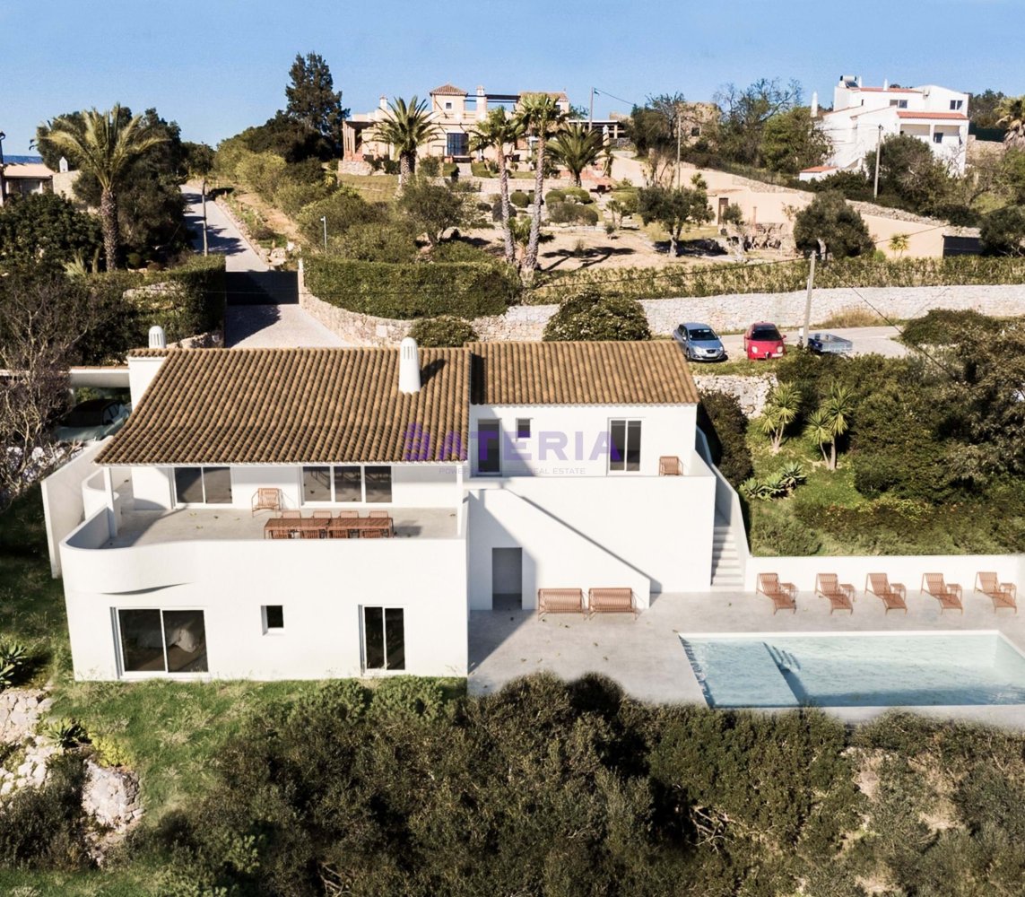 5 bedrooms Villa in Loule, Portugal No. 101150