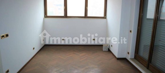 326m² Office in Terni, Italy No. 348950 8
