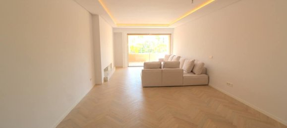 Apartamento de 3 dormitorios en Estepona, Spain No. 37166 9
