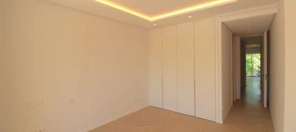 Apartamento de 3 dormitorios en Estepona, Spain No. 37166 5