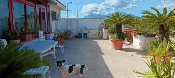 4 Schlafzimmer Wohnung in Santa Flavia, Italy, Nr. 266640 3