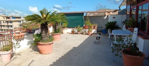 4 Schlafzimmer Wohnung in Santa Flavia, Italy, Nr. 266640 2