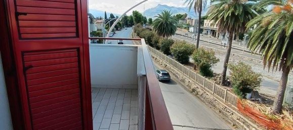 4 Schlafzimmer Wohnung in Santa Flavia, Italy, Nr. 266640 4