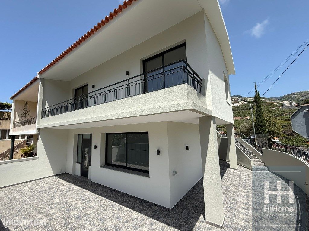 3 bedrooms House in Camara de Lobos, Portugal No. 206983