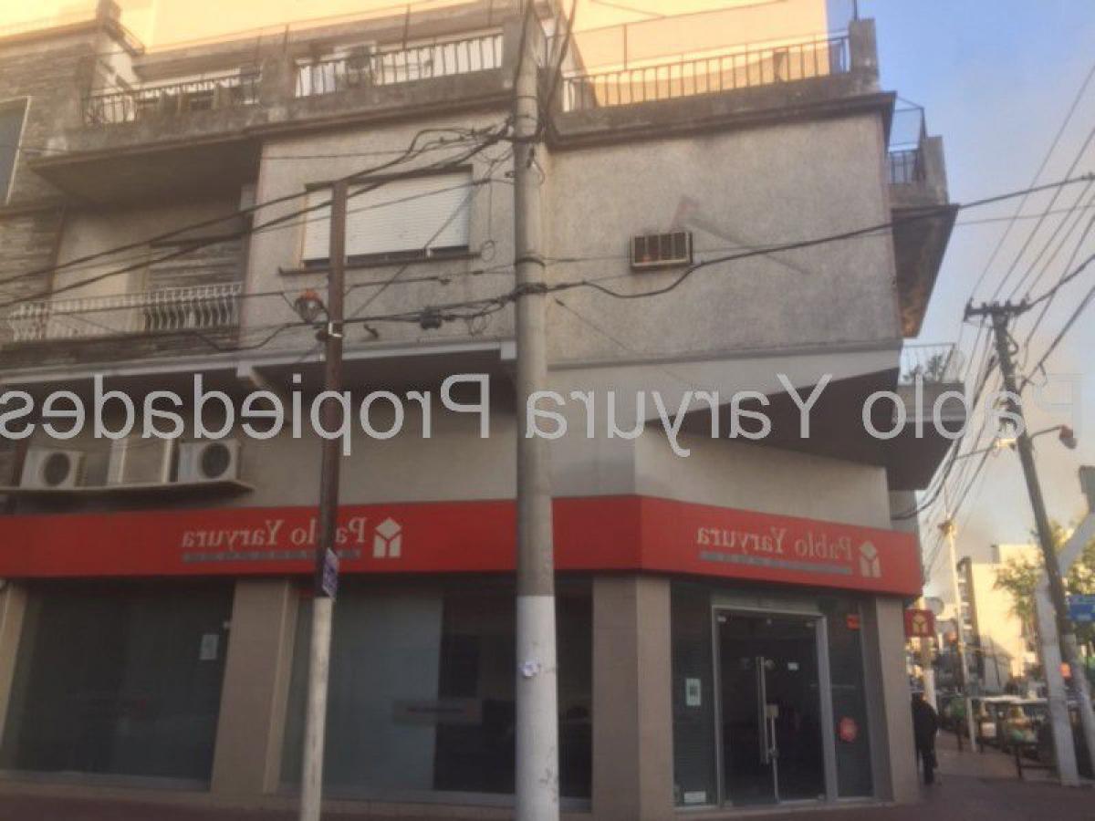 4 bedrooms Apartment in Tres de Febrero, Argentina No. 4599