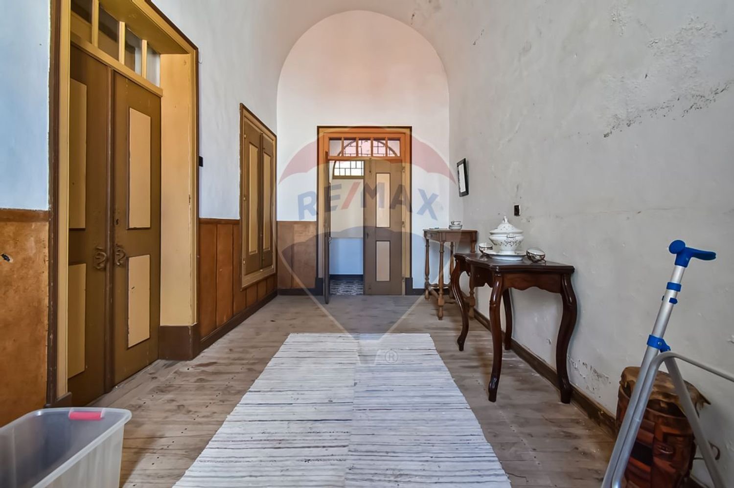 785m² Building in Evora, Portugal No. 56331