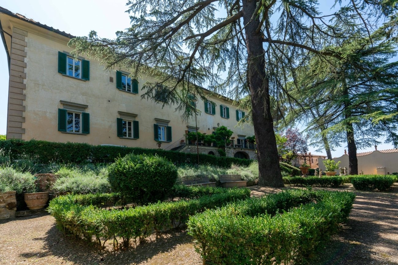 8 bedrooms Villa in Florence, Italy No. 212927