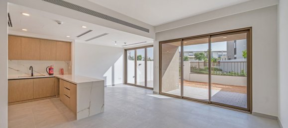 3 Schlafzimmer Villa in Dubai Land, UAE, Nr. 114133 12