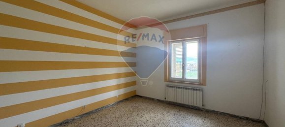 Дом с 12 комнатами в Сполето, Италия № 11610 24