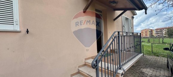 Дом с 12 комнатами в Сполето, Италия № 11610 9