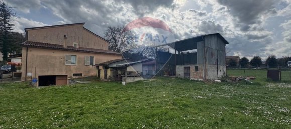 Дом с 12 комнатами в Сполето, Италия № 11610 6