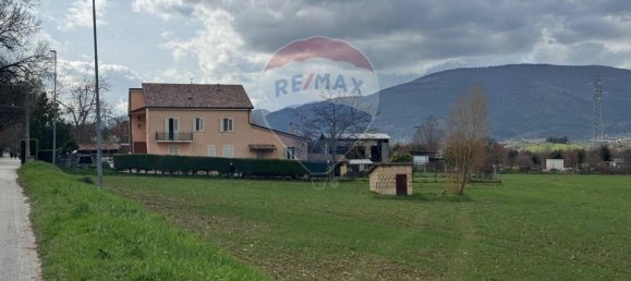 Дом с 12 комнатами в Сполето, Италия № 11610 37