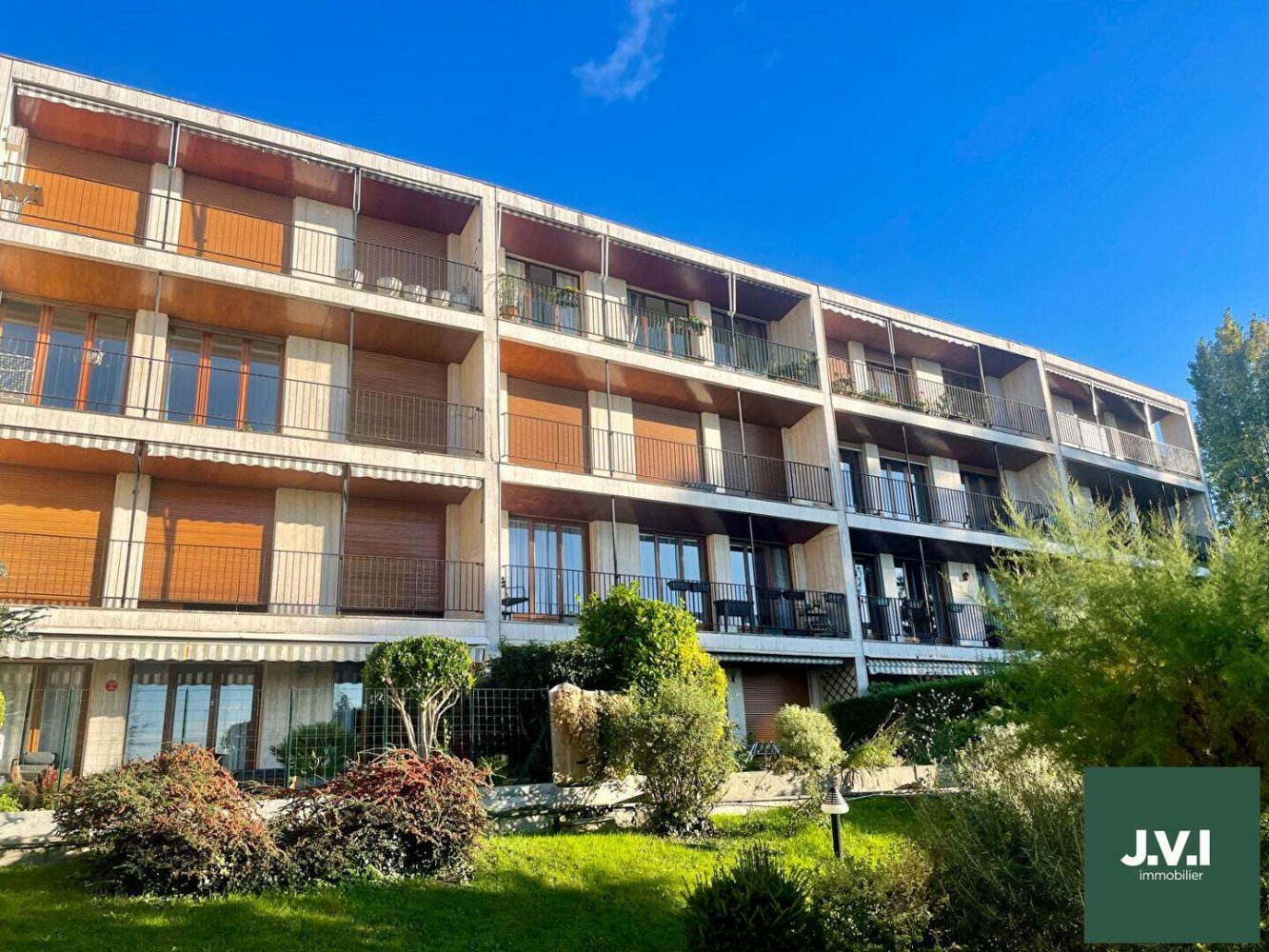 2 chambres Duplex à Montmorency, France No. 151075