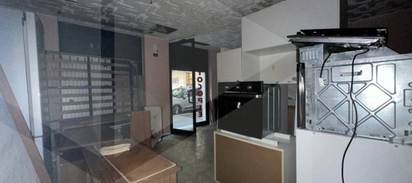 Imóvel comercial de 2 divisões em Foggia, Italy N.º 18450 2