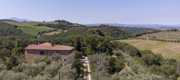 3 bedrooms House in Trequanda, Italy No. 45961 3