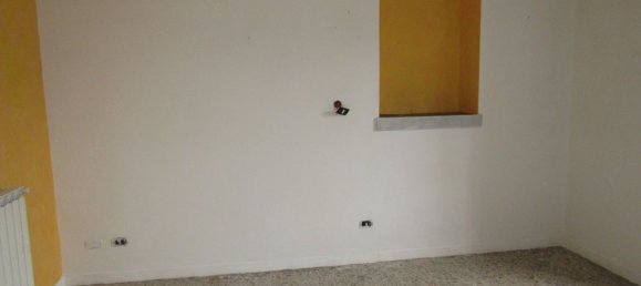 Apartamento de 3 habitaciónes en Carrara, Italy No. 27316 3