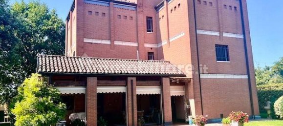 Villa de 5 dormitorios en Parma, Italy No. 301306 2