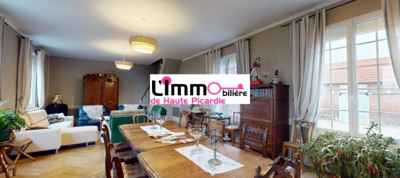 4 bedrooms House in Nesle, France No. 43010 4