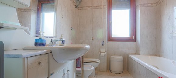 3 rooms Apartment in Pomezia, Italy No. 203083 34