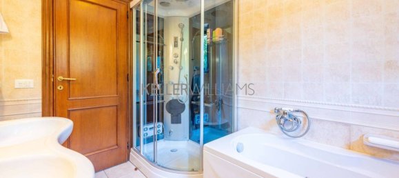 9 bedrooms Villa in Rome, Italy No. 193481 20