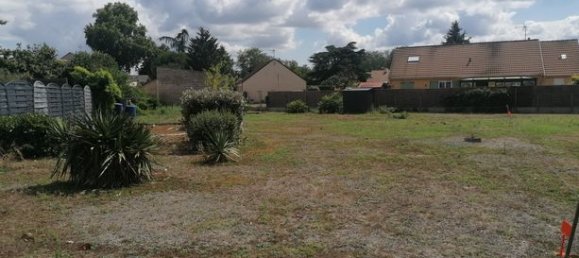 693m² Land in Sarthe, France No. 306705 2