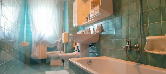 2 bedrooms Apartment in Bari, Italy No. 19689 13