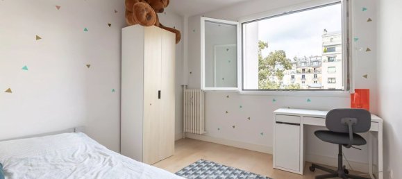 Apartamento de 3 dormitorios en Paris, France No. 166073 12