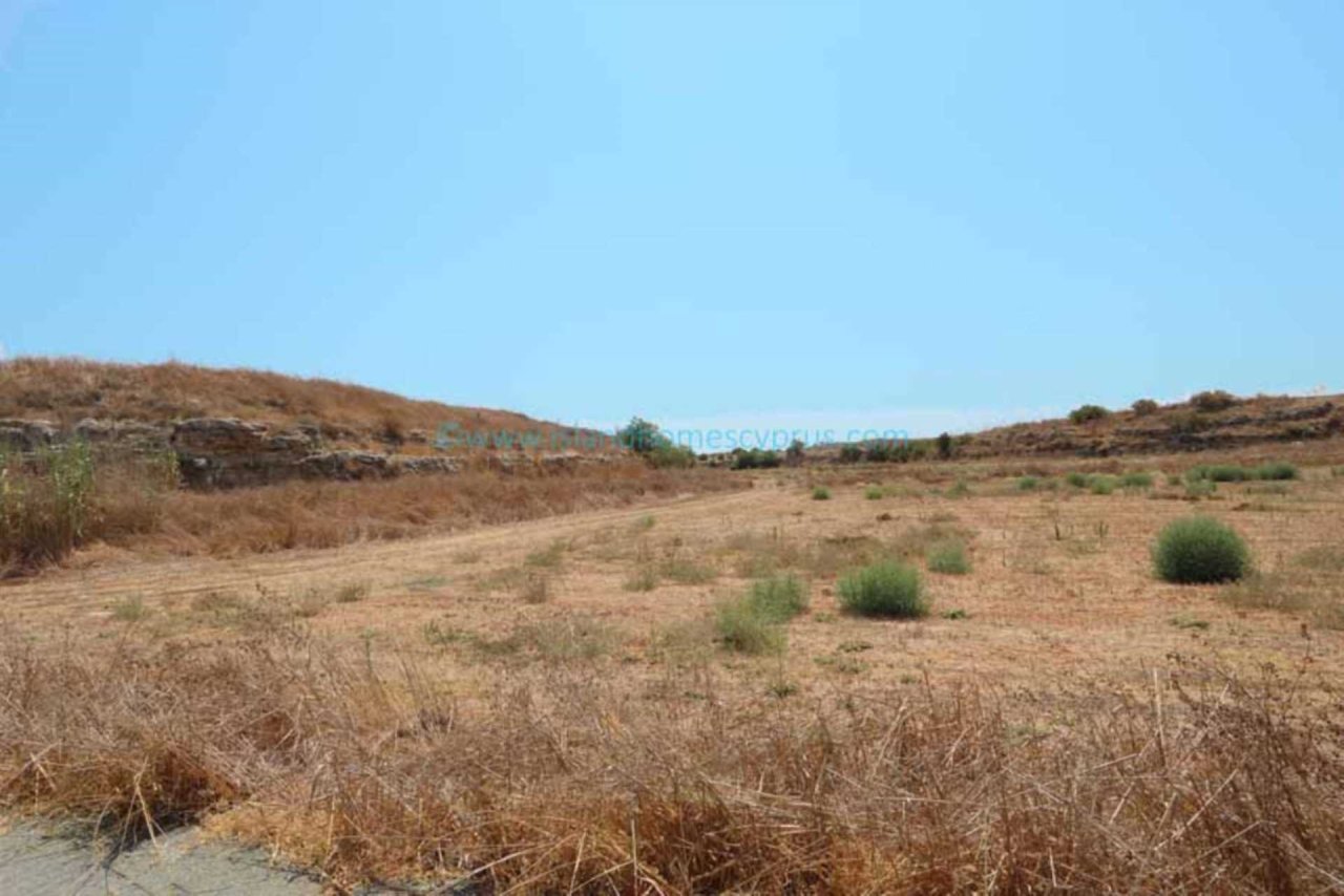  Land in Deryneia, Cyprus No. 24117
