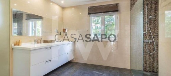 353m² Building in Funchal, Portugal No. 72843 4